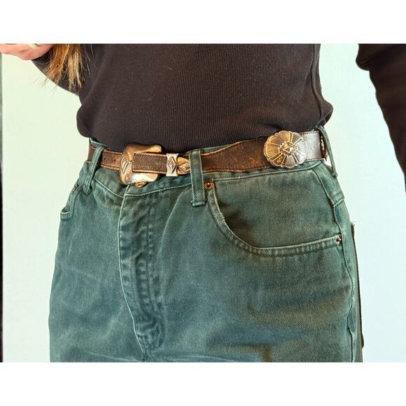 Justin Boots Accessories - 1992 Vintage Top Grain Cowhide Leather Silver Concho Belt Western Size 28